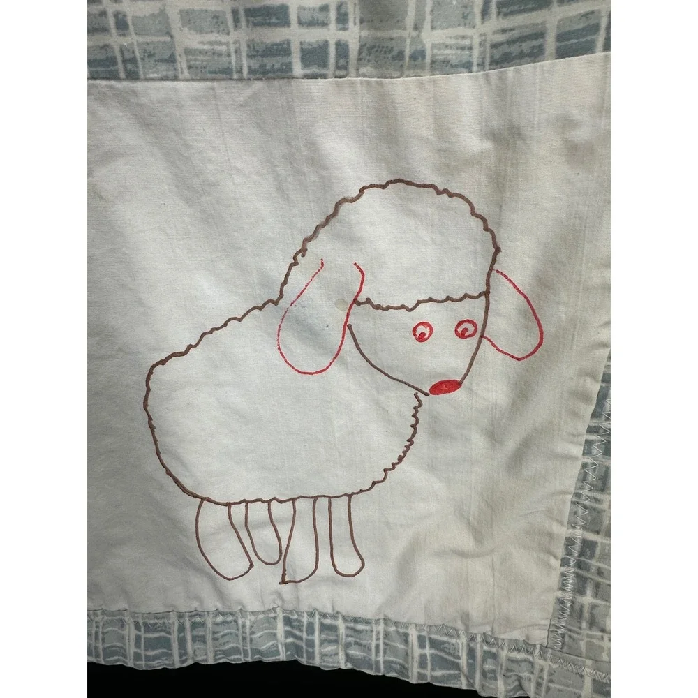 Vintage Handmade Baby Quilt Folk Art Animal Blanket‎ Patchwork Nursery 37x37